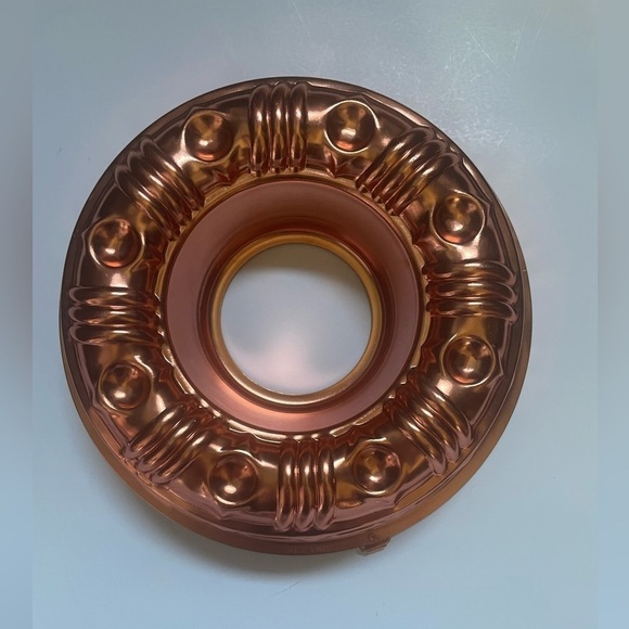 Vintage Round rose gold/copper Jello Ring Mold - with hanger 3 1/2 cup - Picture 1 of 8